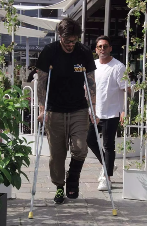 Foto - Survivor yarışmasında sakatlandı! Şimdi yürümekte bile zorlanıyor