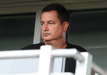 Survivor'daki çıplaklığa O da isyan etti! Öyle bir yorum yapti ki... Tartışmalara yol açan yarışmacıların halleri konusu... 