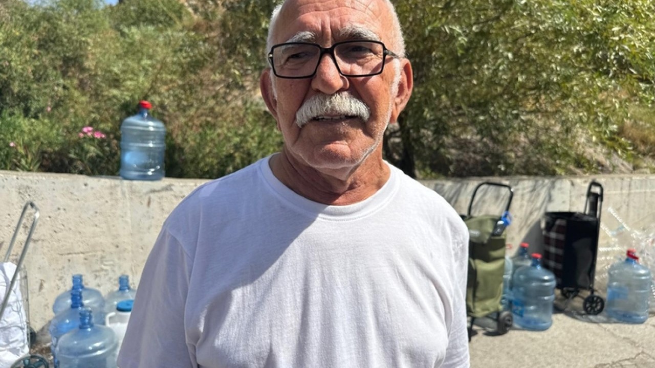 Foto - Susuz bırakılan İzmirli, çeşme başlarını tuttu