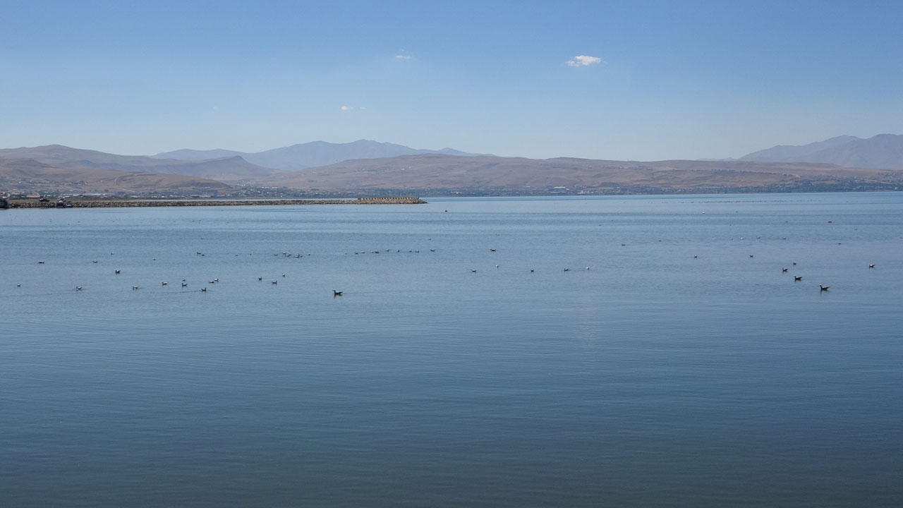 Foto - Susuzluk kapıya dayandı! Van Gölü göz göre göre kuruyor