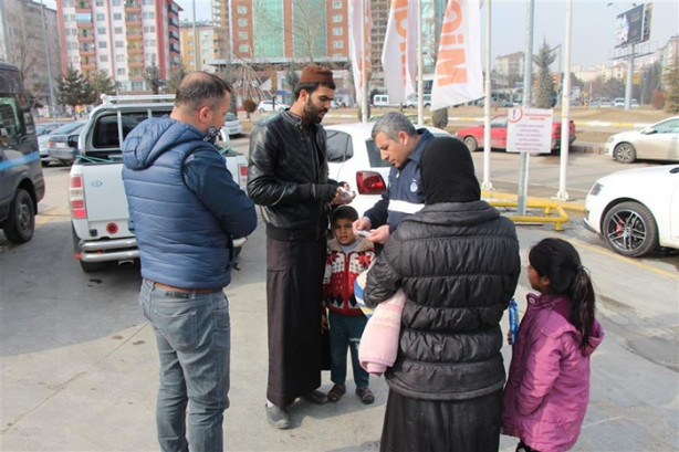 Süt bidonundan çıkanlar zabıtayı hayrete düşürdü
