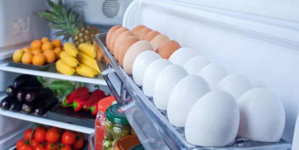 Süt ve yumurtaları buzdolabı kapısında saklamamalısınız! Çünkü...