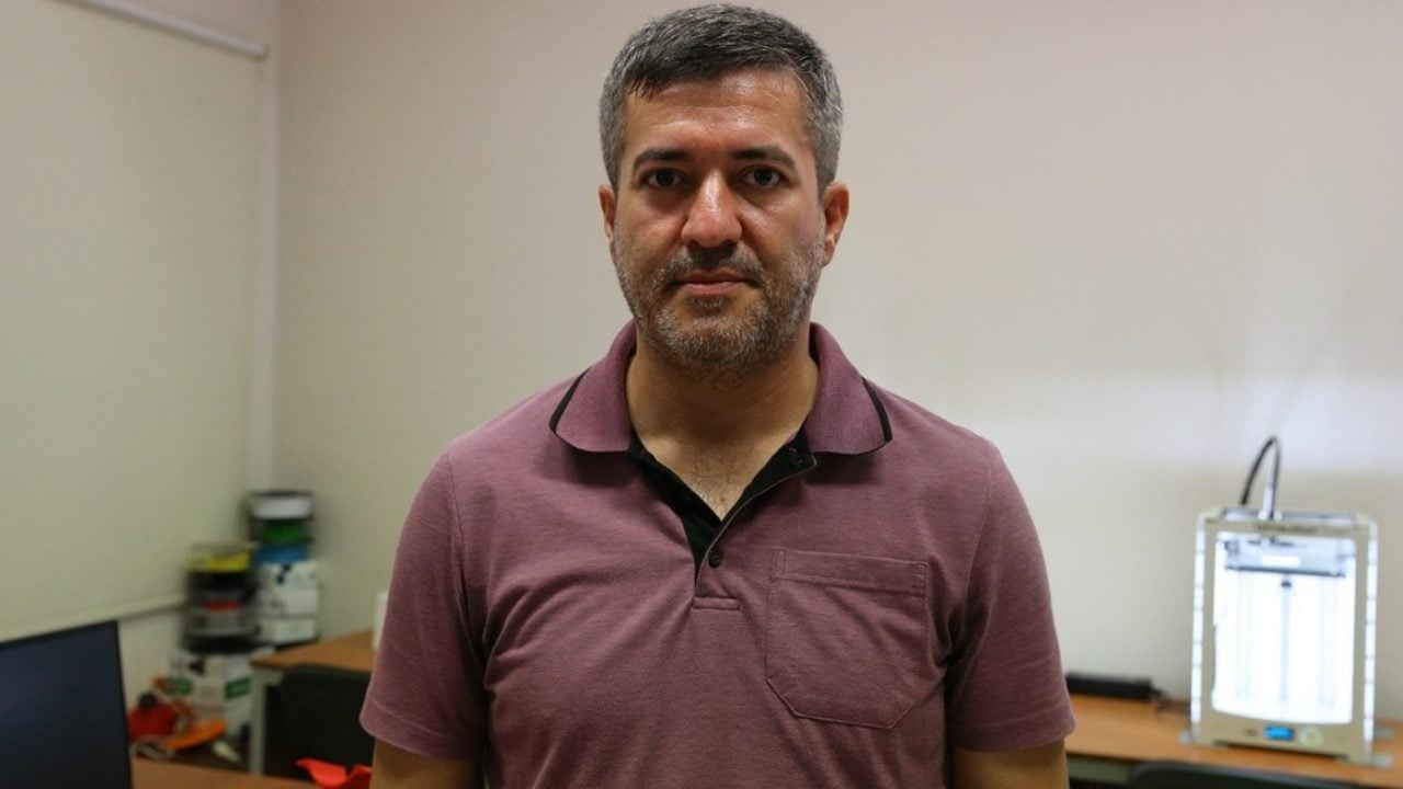 Foto - Sütçü İmam Üniversitesinden atılım! Kuş görünümlü roket-dron tescillendi