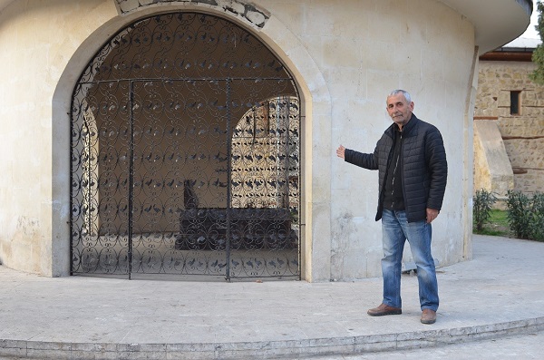 Foto - Sütçü İmam’ın kabri depremde zarar görmedi