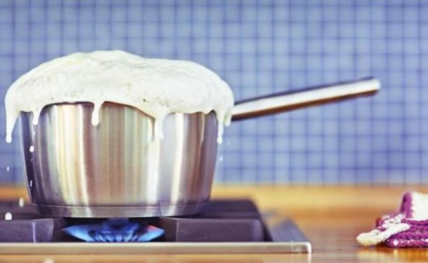 Sütü taşırmadan pişirmenin püf noktası! İşte o büyük sır