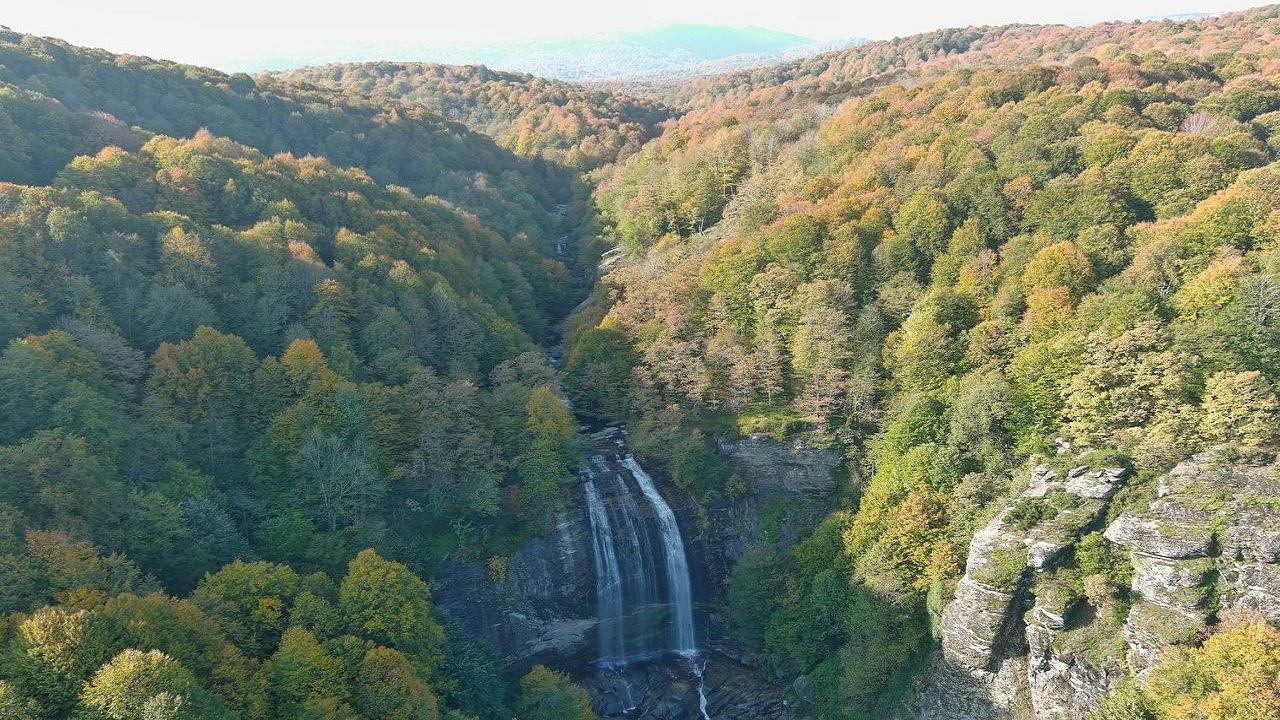 Suuçtu Şelalesi'nde muhteşem manzara