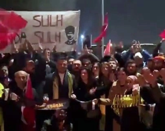 Foto - Suudi Arabistan dönüşü Ali Koç'u karşılayan siyasetçi bakın kim çıktı! Duyan şok olacak