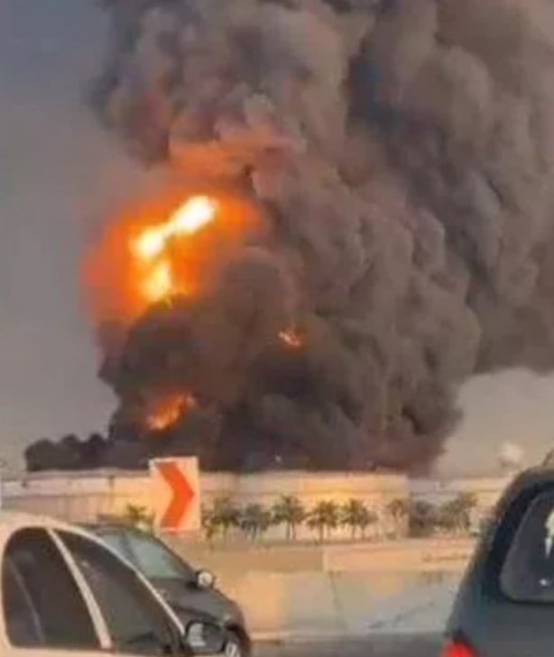 Foto - Suudi Arabistan kalbinden vuruldu! 24 saattir yanıyor