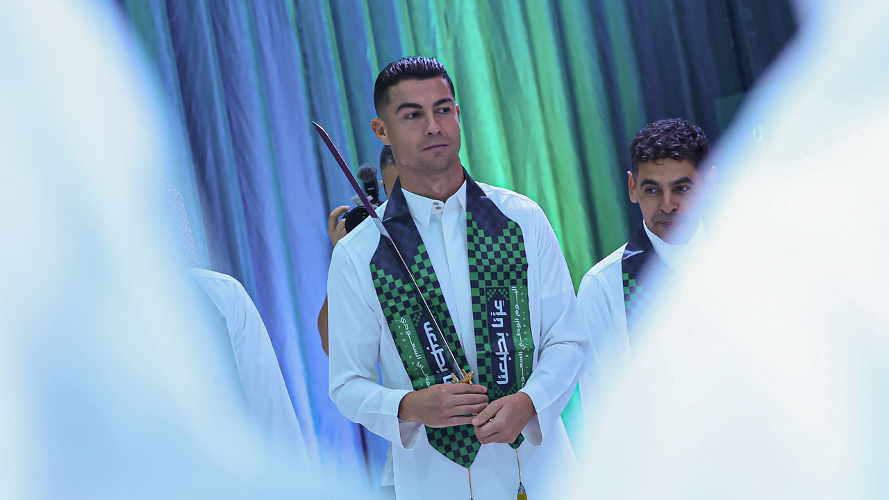 Suudi Arabistan Milli Günü’nde kılıç salladı! Cristiano Ronaldo’yu böyle görmediniz