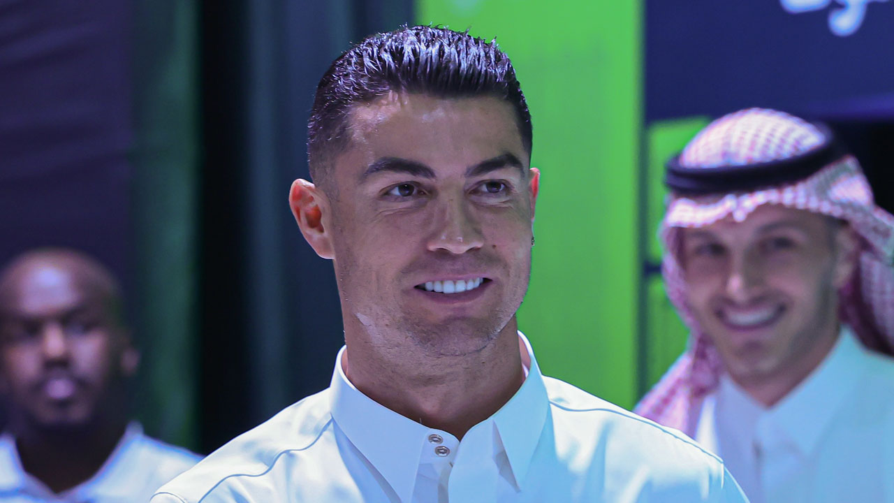Foto - Suudi Arabistan Milli Günü’nde kılıç salladı! Cristiano Ronaldo’yu böyle görmediniz
