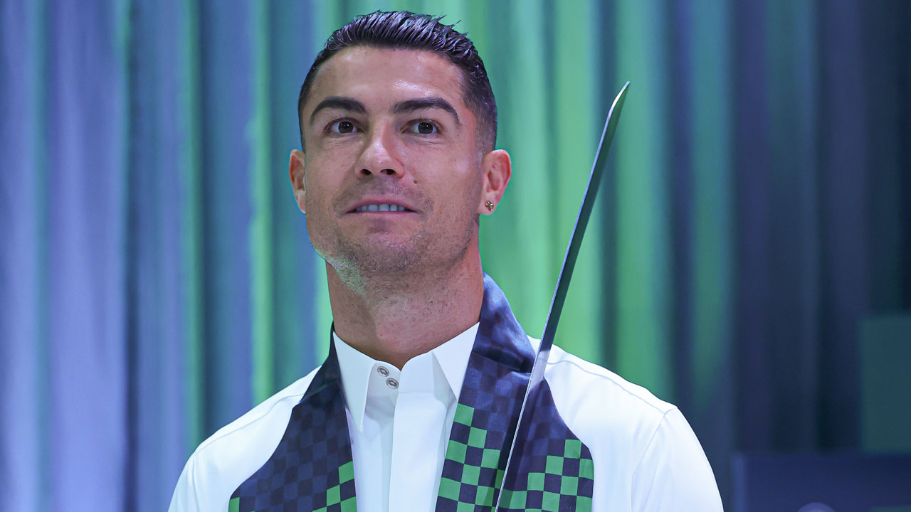 Foto - Suudi Arabistan Milli Günü’nde kılıç salladı! Cristiano Ronaldo’yu böyle görmediniz