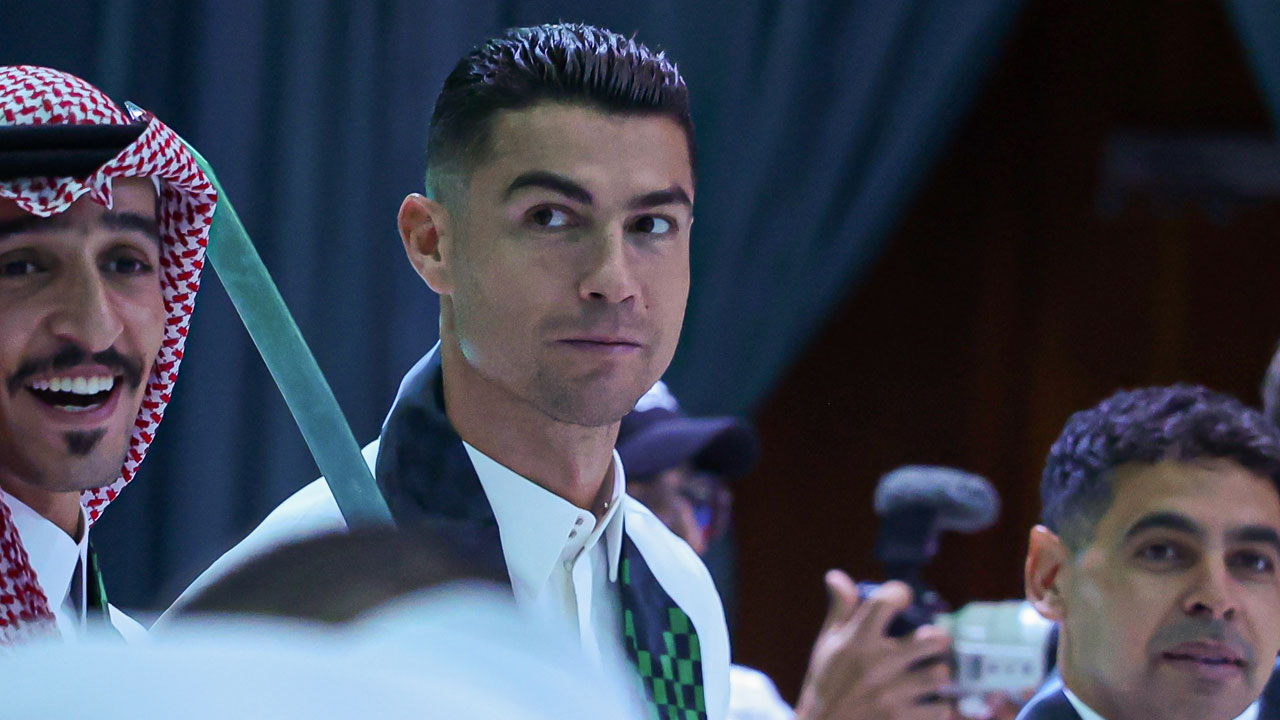 Foto - Suudi Arabistan Milli Günü’nde kılıç salladı! Cristiano Ronaldo’yu böyle görmediniz