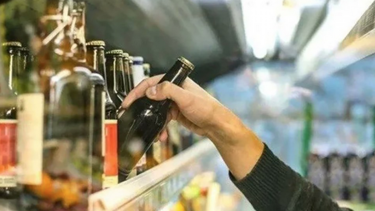 Foto - Suudi Arabistan'da helal bira reklamı yayınlandı: Alkol yasağı geçtiğimiz aylarda kaldırılmıştı...