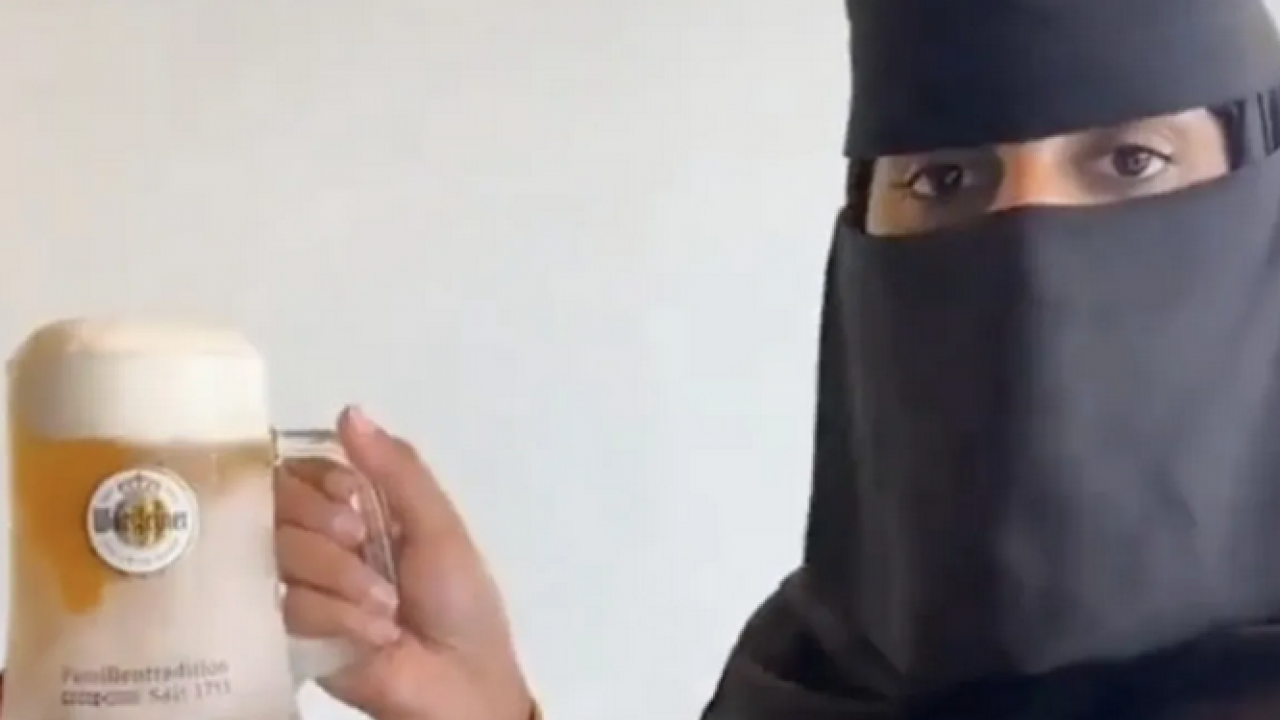 Foto - Suudi Arabistan'da helal bira reklamı yayınlandı: Alkol yasağı geçtiğimiz aylarda kaldırılmıştı...