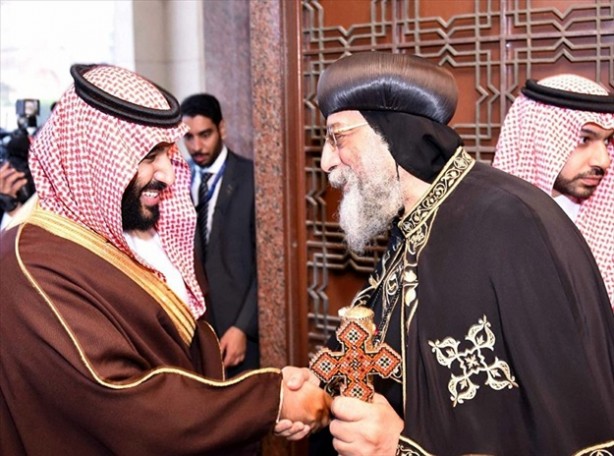 Foto - Suudi Arabistan'da "ılımlı İslam'ın" etkileri sürüyor.. o kiliseyi ziyaret etti