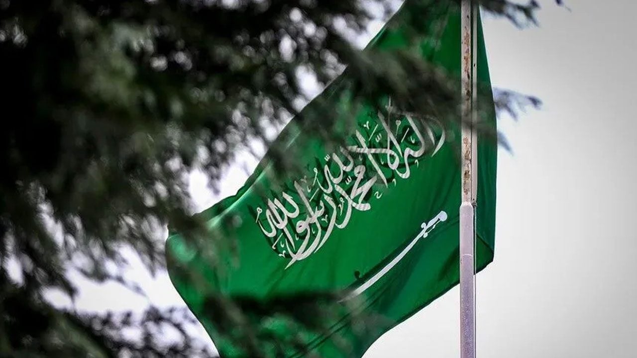 Foto - Suudi Arabistan'da uyarı sistemi devreye girdi! 'Sakın fotoğraf çekmeyin'