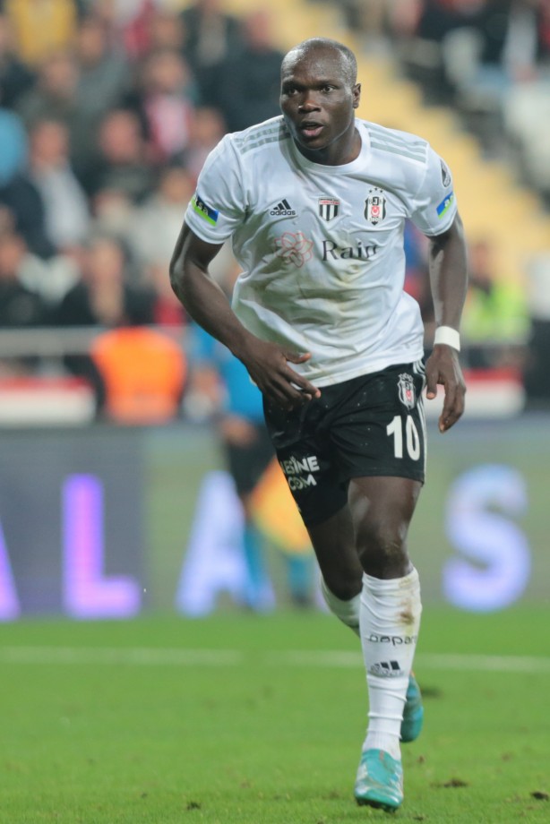 Foto - Suudi Arabistanlılar dizlerini dövüyor... Müthiş adım atıldı: Herkesi şaşkına çeviren çıkış... Peş peşe: 