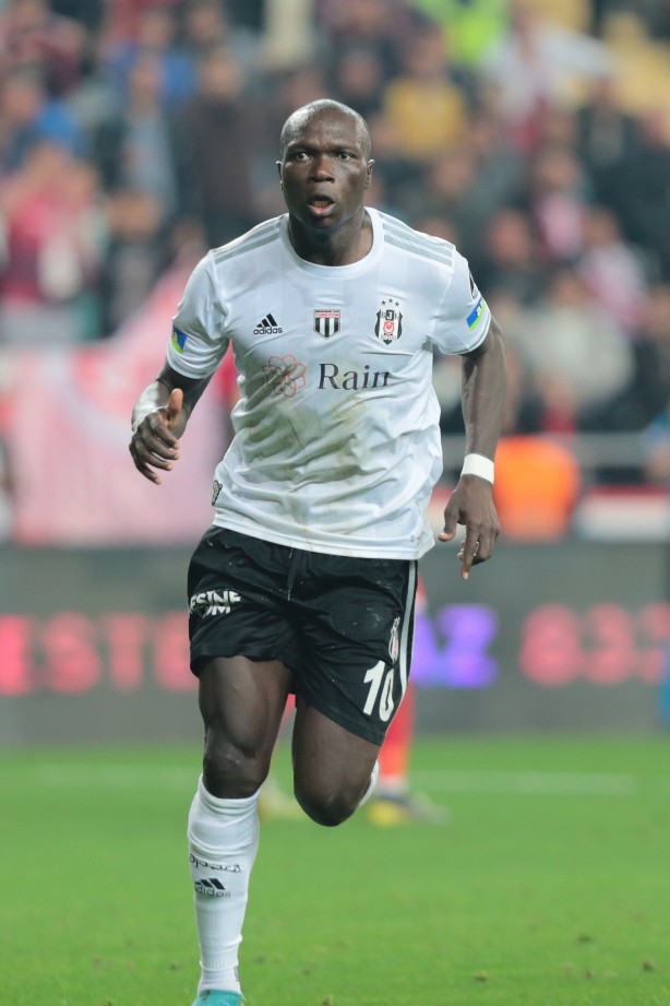 Foto - Suudi Arabistanlılar dizlerini dövüyor... Müthiş adım atıldı: Herkesi şaşkına çeviren çıkış... Peş peşe: 