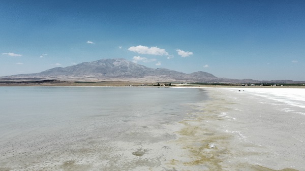Şuursuz sulama bu hale getirdi! O göl kuruma noktasına geldi