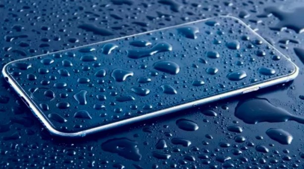 Foto - Suya düşen telefonunuzu kurtarın