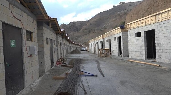 Foto - Suya gömülen Yusufeli'nde 'hayvan oteli'