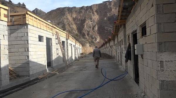 Foto - Suya gömülen Yusufeli'nde 'hayvan oteli'