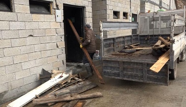 Foto - Suya gömülen Yusufeli'nde 'hayvan oteli'