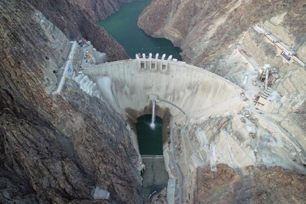 Foto - Suya gömülen Yusufeli'nde 'hayvan oteli'