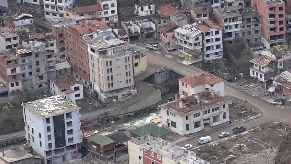 Foto - Suya gömülen Yusufeli'nde 'hayvan oteli'