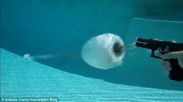 Suyun direnci bakın mermiyi ne hale getirdi!