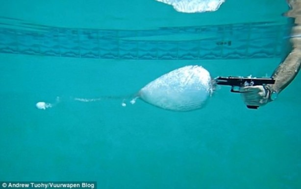 Foto - Suyun direnci bakın mermiyi ne hale getirdi!