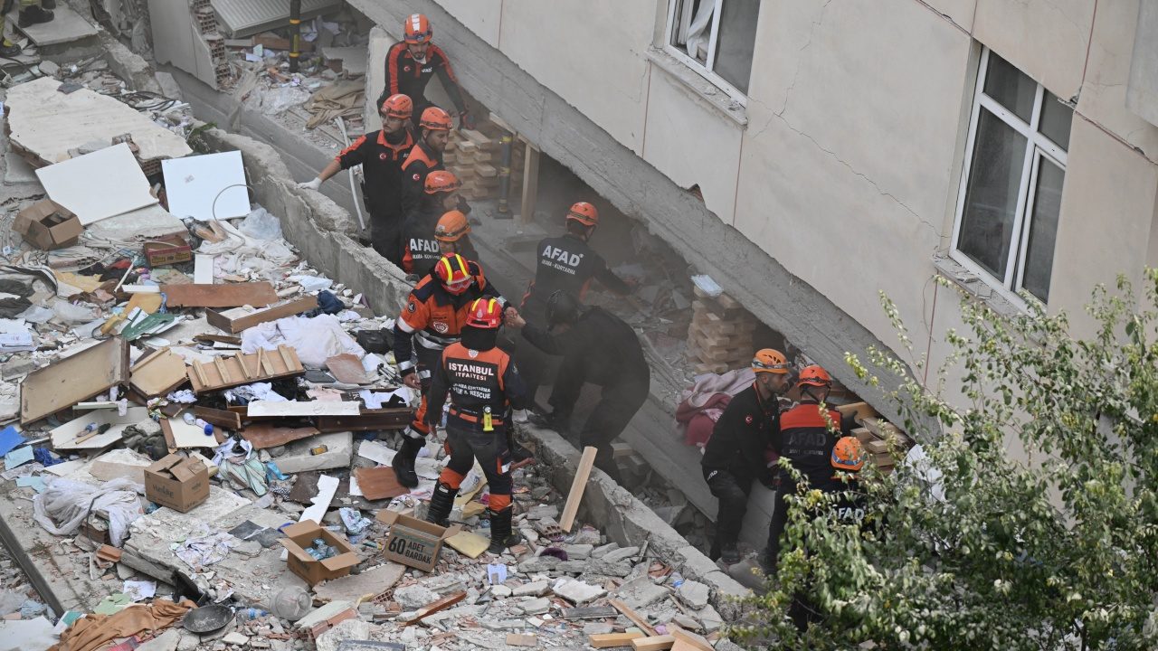 Foto - Tabut evler bir bir çöküyor: İstanbul acilen dönüşmeli