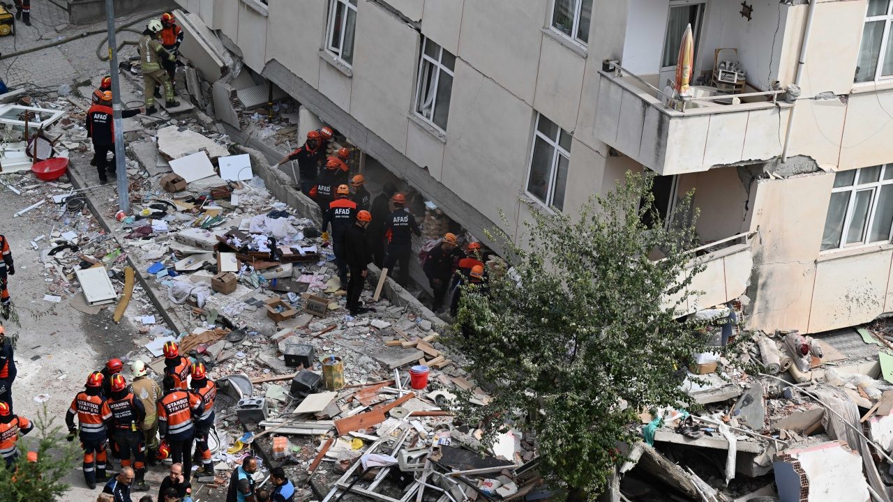 Foto - Tabut evler bir bir çöküyor: İstanbul acilen dönüşmeli
