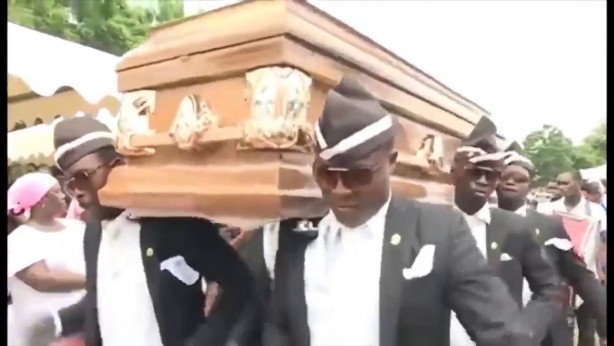 Foto - Tabutla dans eden adamlardan Türkiye'ye çağrı: Kurallara uyun yoksa...