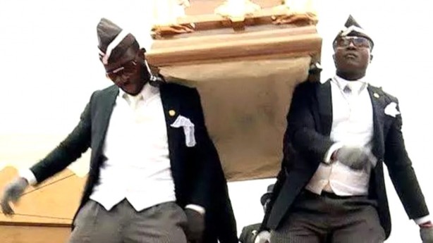 Foto - Tabutla dans eden adamlardan Türkiye'ye çağrı: Kurallara uyun yoksa...