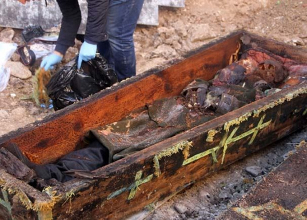 Foto - Tabutu bulunan Rus askerin cesedi bozulmadı, çünkü...