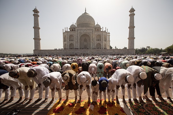 Foto - Tac Mahal’de bayram namazı