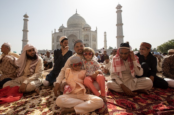 Tac Mahal’de bayram namazı