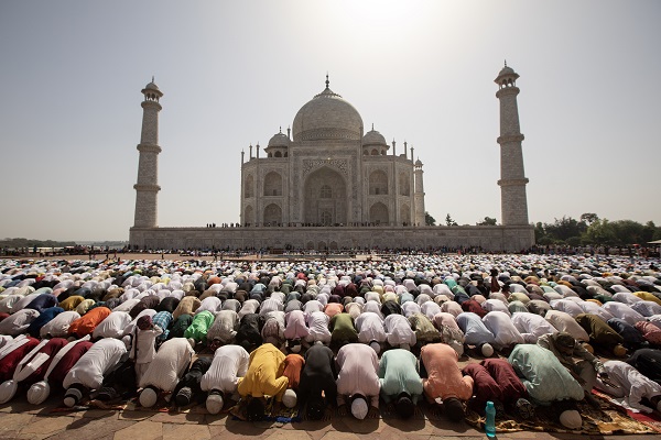 Foto - Tac Mahal’de bayram namazı