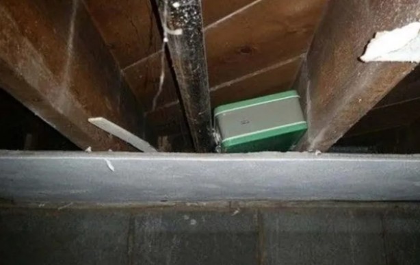 Foto - Tadilat sırasında evde öyle bir şey buldu ki... İnanılmaz!