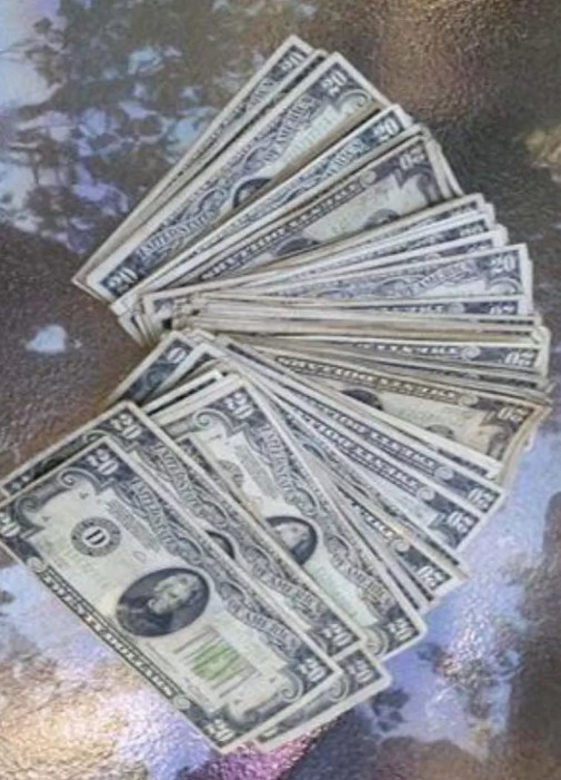 Foto - Tadilat sırasında evde öyle bir şey buldu ki... İnanılmaz!