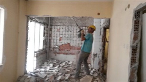  Tadilat yaparken çuval çuval para buldular