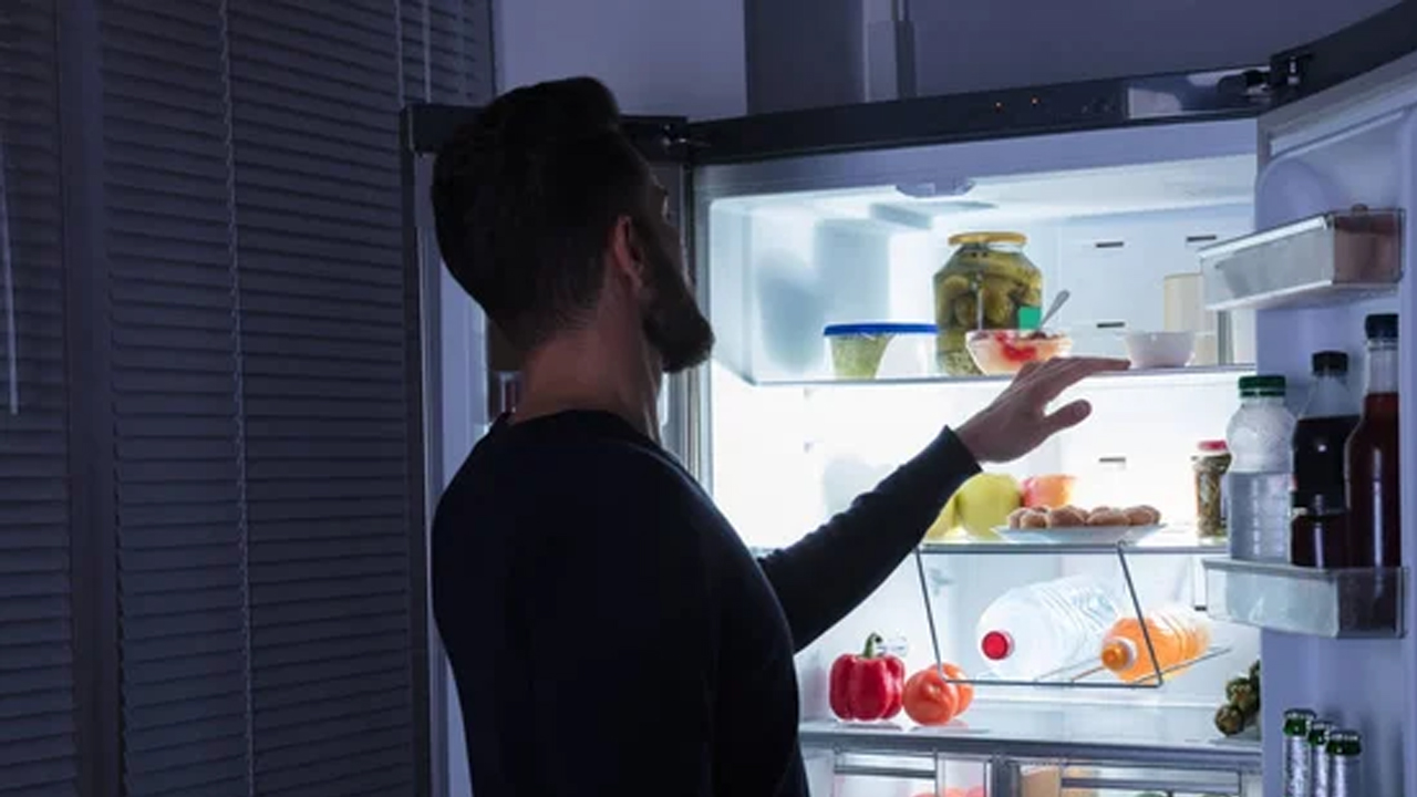 Tahmin ettiğinizden daha zararlı! Bu gıdaları buzdolabında saklarken iki kere düşünün