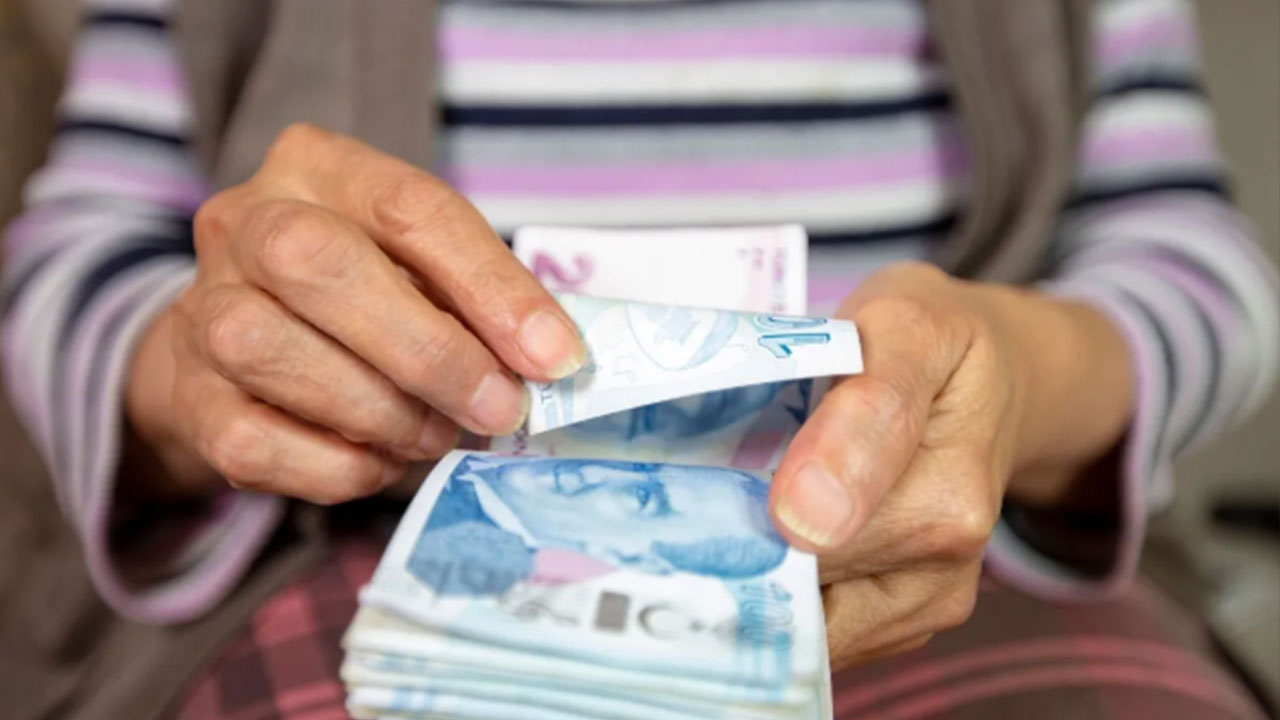Foto - Tahminlerinde asla yanılmayan isim sessizliğini bozdu: Emeklilere 16 bin 403 lira verilecek