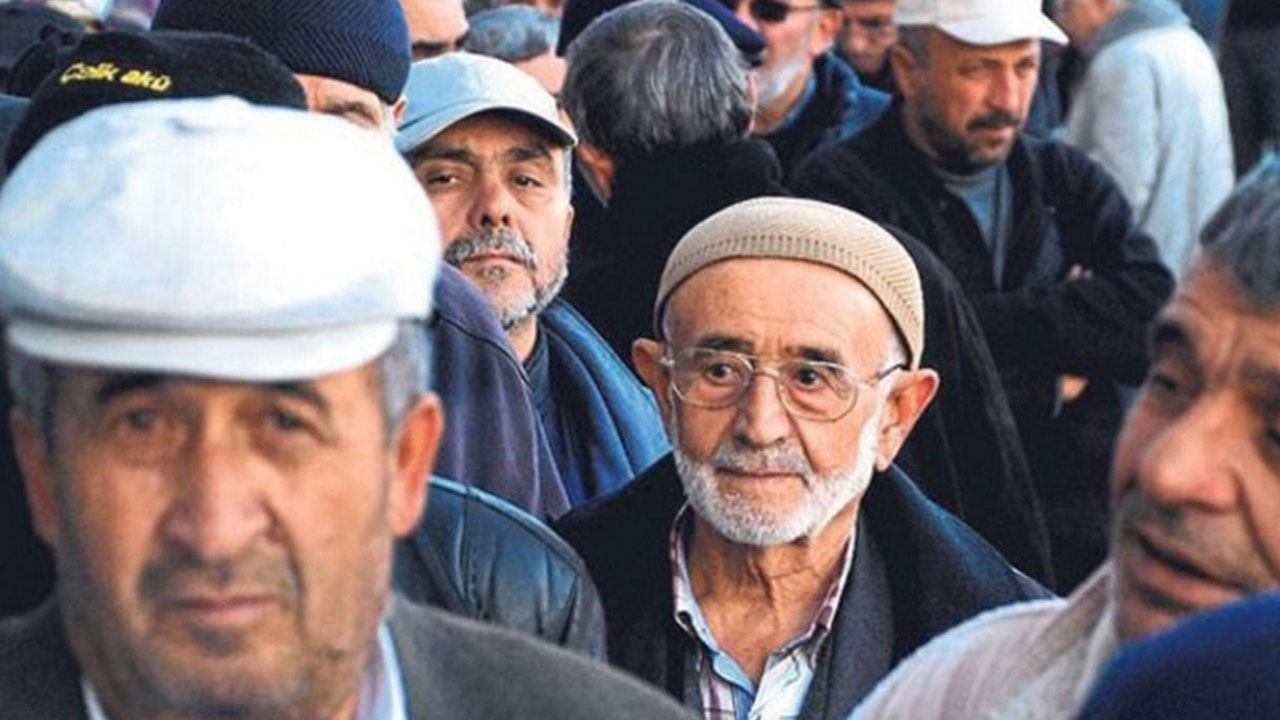 Tahminlerinde asla yanılmayan isim sessizliğini bozdu: Emeklilere 16 bin 403 lira verilecek