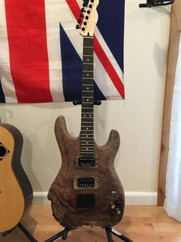 Foto - Tahta parçasını öyle bir değerlendirdi ki!