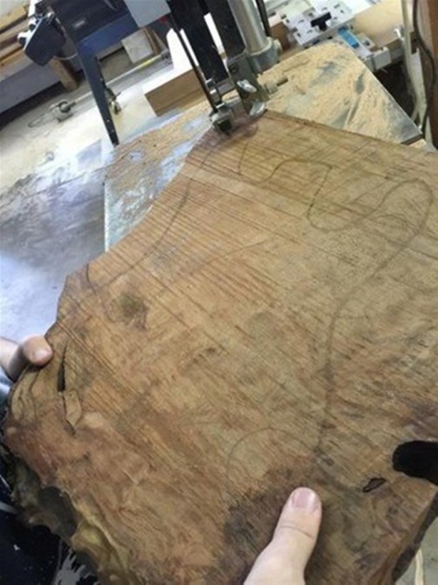 Foto - Tahta parçasını öyle bir değerlendirdi ki!