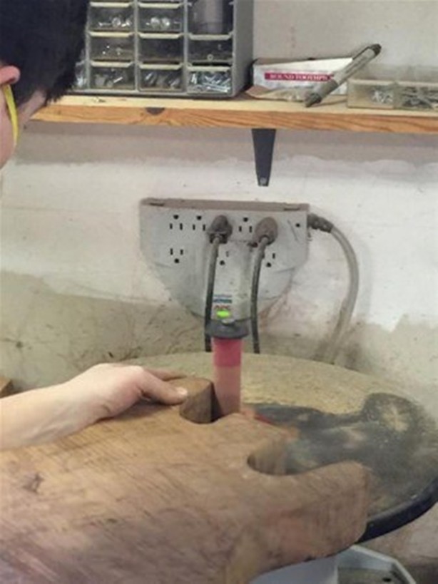 Foto - Tahta parçasını öyle bir değerlendirdi ki!