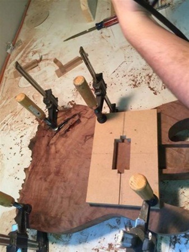 Foto - Tahta parçasını öyle bir değerlendirdi ki!