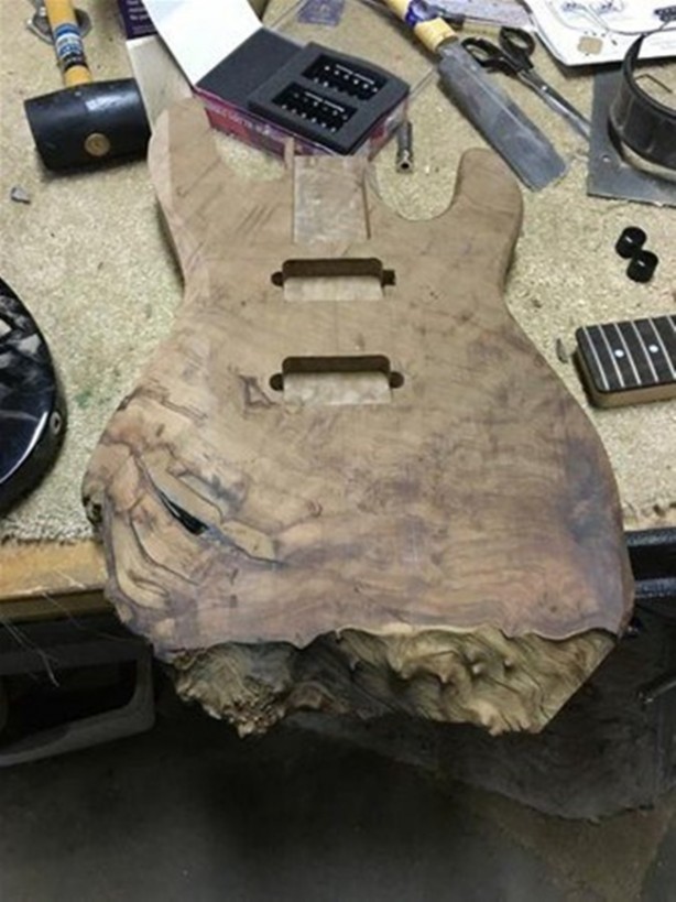 Foto - Tahta parçasını öyle bir değerlendirdi ki!